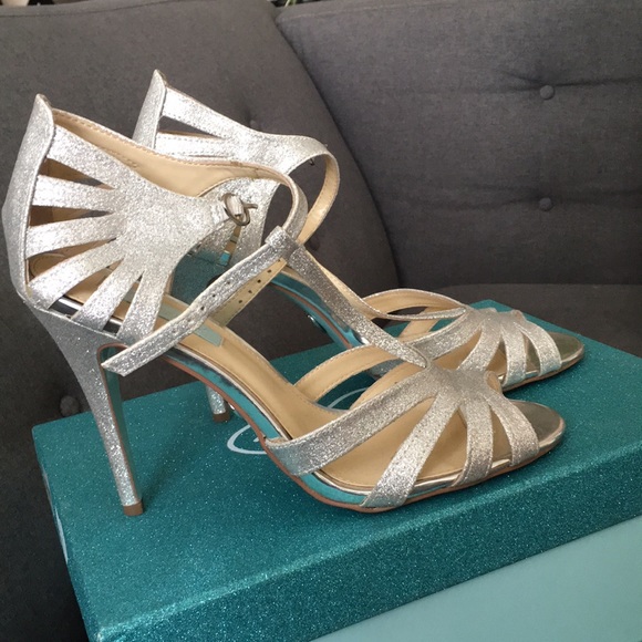 Perfect Silver Wedding Heels - Picture 4 of 4